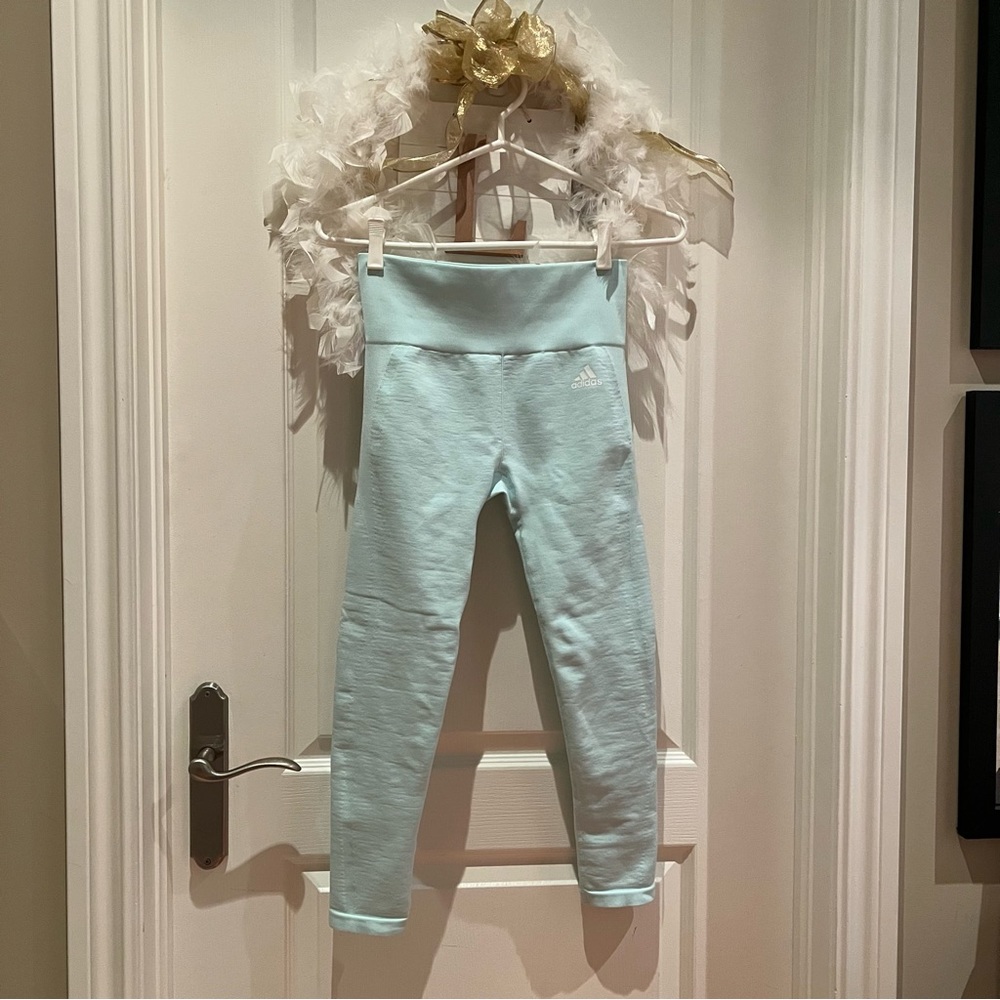 Adidas Aeroknit baby blue leggings🏋🏼‍♀️